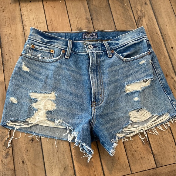 Abercrombie Annie high rise short. - Picture 1 of 3